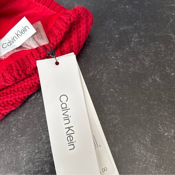 CALVIN KLEIN Women’s Textured Faux Fur Pom Pom Red/black Beanie NWT $58 - Picture 9 of 13